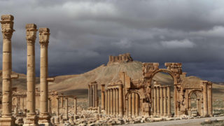 تدمر.. بين “داعش” ونظام الأسد